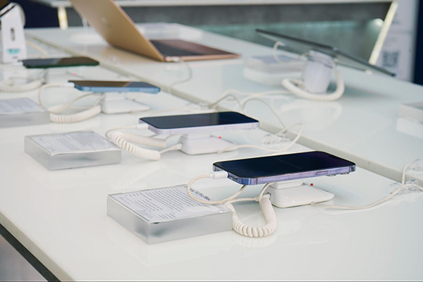 Thủ tục nhanh chóng cùng nhiều ưu đãi hấp dẫn khi mua trả góp iPhone 15 Pro Max ở đại lý ủy quyền của Apple tại Việt Nam